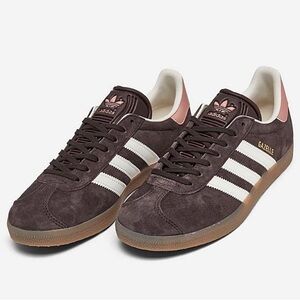 Adidas gazelles in shadow brown